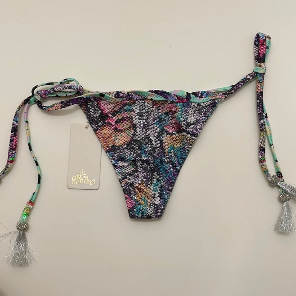 Agua Bendita - “Bendito Basilico” Brazilian Bottom